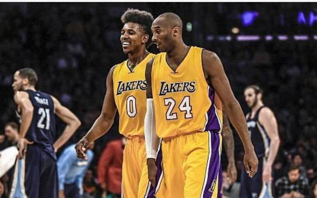 多在禁区前 多在禁区前